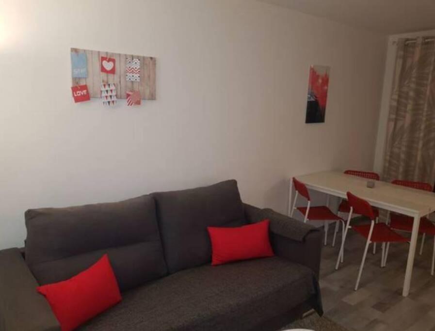 Le Rouennais Et Son Parking Prive Apartment Bagian luar foto