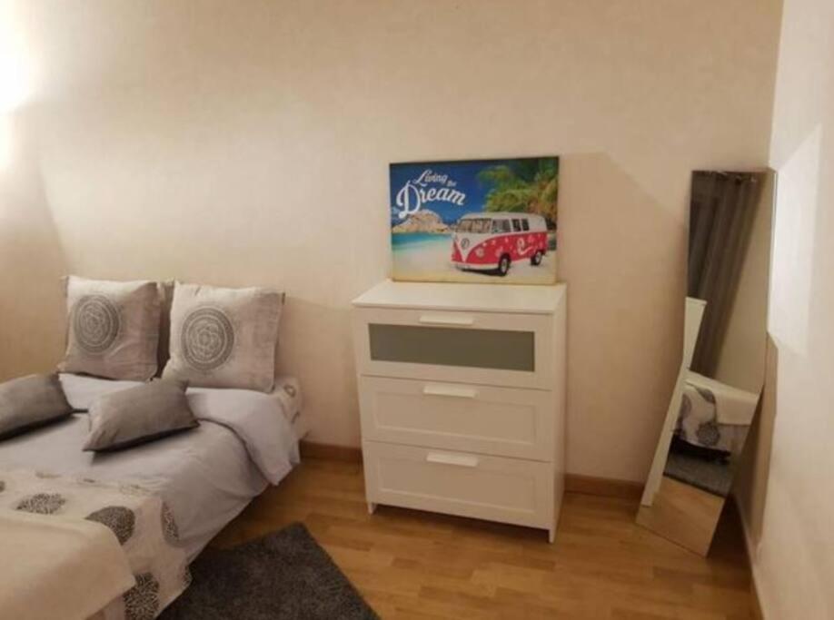 Le Rouennais Et Son Parking Prive Apartment Bagian luar foto