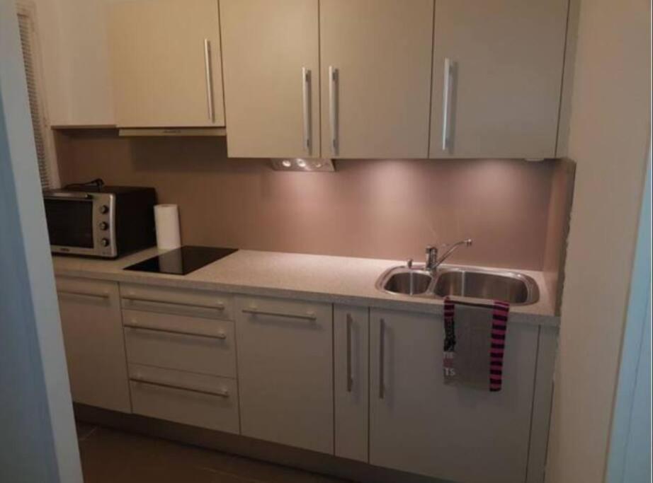 Le Rouennais Et Son Parking Prive Apartment Bagian luar foto